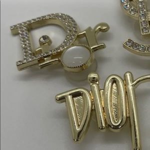 2 metal Gold shoe charms